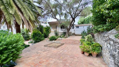 /international/gi/beautiful-4-bedroom-house-detached-in-south-district-gibraltar-south-district-south-district-ws-310104832814/