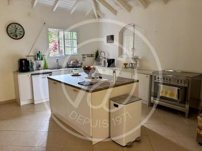 /international/gp/petit-bourg-basse-terre-310099622867/