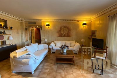 /international/gr/glyfada-attica-310101172627/