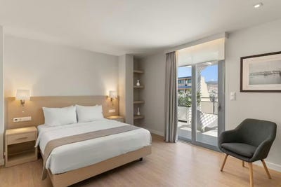/international/gr/kapodistriou-piraeus-attica-region-310093906366/