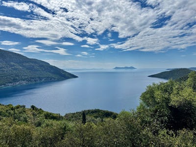/international/gr/mikros-gialos-peloponnese-western-greece-and-ionian-310108596238/