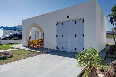/international/gr/aegean-islands-monolithos-santorini-aegean-310106460737/