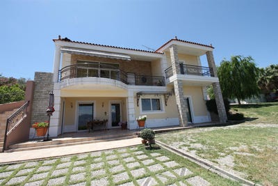 /international/gr/kamares-peloponnese-western-greece-and-ionian-120088869749/