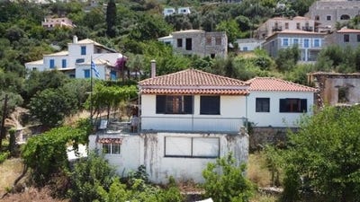 /international/gr/kalamata-peloponnese-western-greece-and-ionian-310108400343/