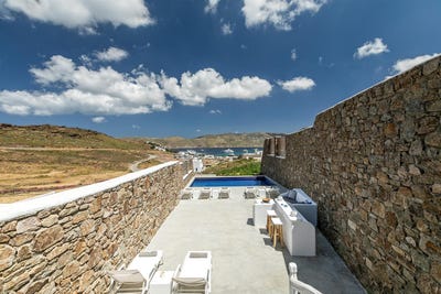 /international/gr/tourlos-aegean-310102183379/