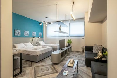 /international/gr/solomou-athens-attica-310108590625/