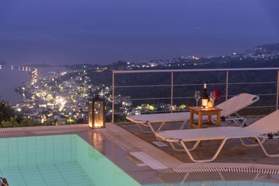 /international/gr/elounda-crete-310120477873/