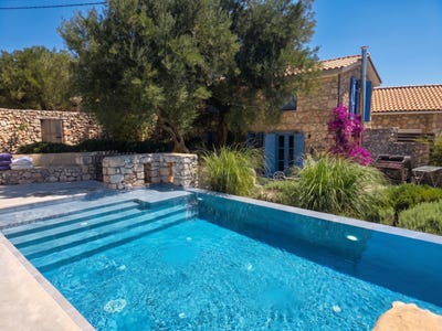 /international/gr/volimes-volimes-peloponnese-western-greece-and-ionian-310108991798/