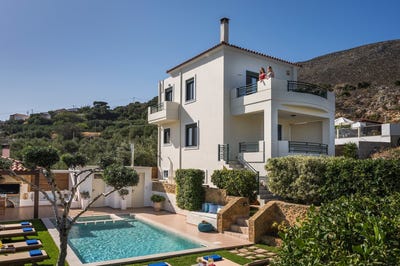 /international/gr/afrata-crete-310106596479/