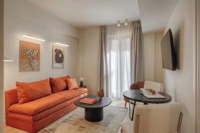/international/gr/mpoumpoulinas-pireas-attica-310107740015/