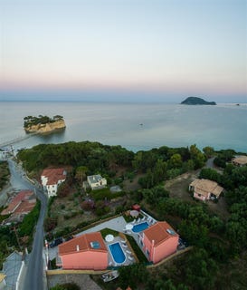 /international/gr/pefkakia-attica-120083654309/