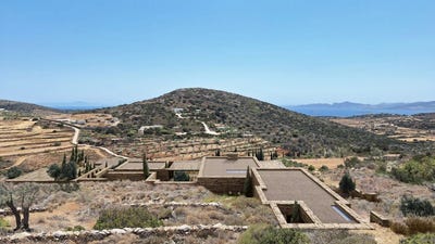 /international/gr/kamari-aegean-310107817376/