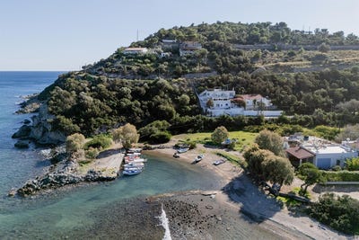 /international/gr/aegina-attica-310104087585/