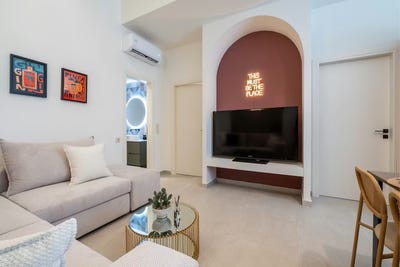 /international/gr/neorion-pireas-attica-310099843655/