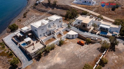 /international/gr/santorini-aegean-310120431068/
