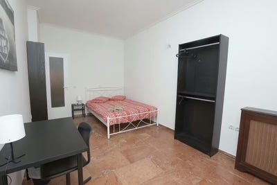 /international/gr/filolaou-athens-attica-310094227345/