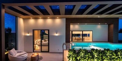 /international/gr/taygetou-glyfada-attica-310101386723/