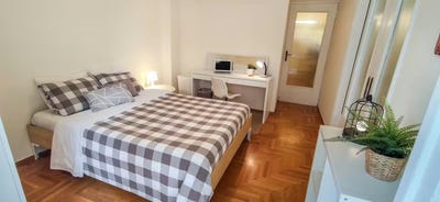 /international/gr/efthymiou-kladou-zografos-attica-310093834955/