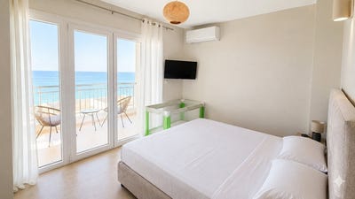 /international/gr/roumeli-crete-310109926480/
