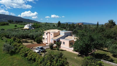 /international/gr/peloponnese-western-greece-and-ionian-310108407078/