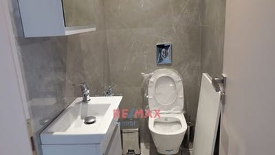 /international/gr/glyfada-attica-310100860725/