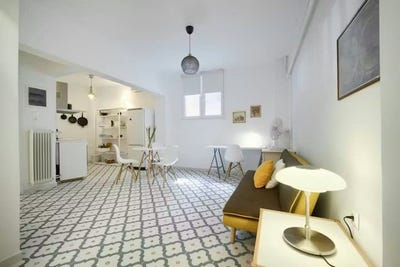 /international/gr/alektoros-athens-attica-310093847722/