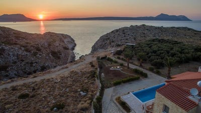 /international/gr/kokkino-chorio-crete-310098734633/