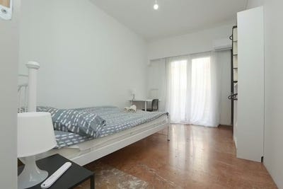/international/gr/filolaou-athens-attica-310094227657/