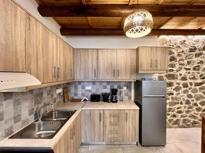 /international/gr/melabes-crete-310103558746/
