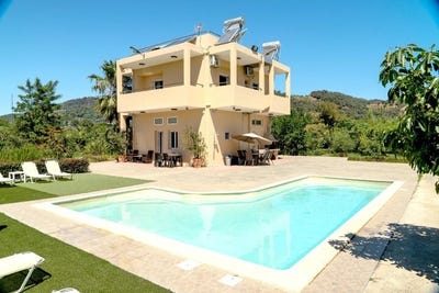 /international/gr/therisos-crete-island-310108563560/
