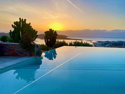 /international/gr/elounda-crete-310108429653/