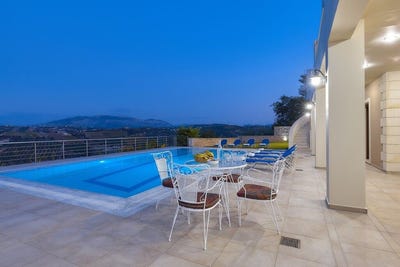 /international/gr/finikia-crete-310106109758/?lang=th