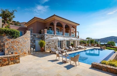 /international/gr/elounda-crete-310107581369/