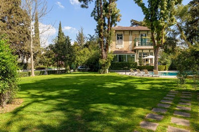 /international/gr/kifissia-attica-310099750166/