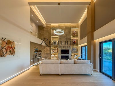 /international/gr/glyfada-attica-310100286239/