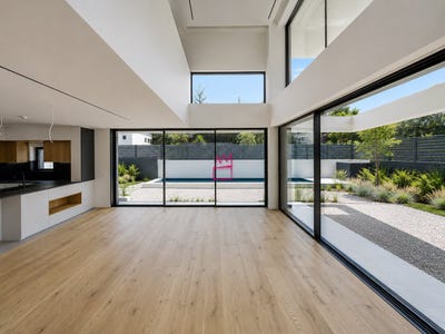 /international/gr/kavouri-attica-310108596716/