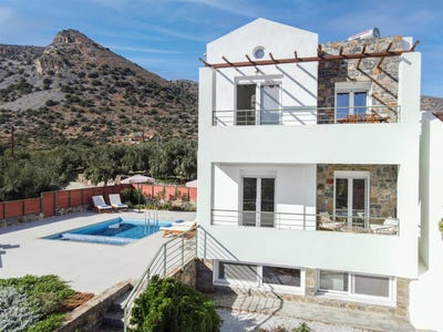 /international/gr/elounda-crete-310099502771/