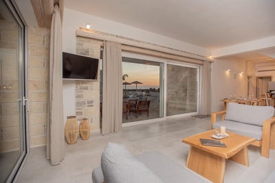 /international/gr/kalamaki-crete-310106596548/