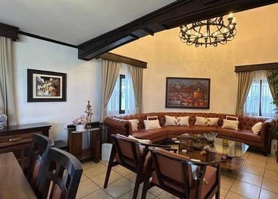 /international/gt/6165-antigua-guatemala-la-antigua-guatemala-sacatepequez-la-antigua-guatemala-sacatepequez-department-310106834070/