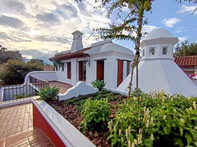 /international/gt/5966-el-calvario-antigua-guatemala-portal-de-antigua-la-antigua-guatemala-sacatepequez-la-antigua-guatemala-sacatepequez-department-310100962278/