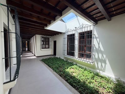 /international/gt/6143-centro-de-la-antigua-la-antigua-guatemala-sacatepequez-la-antigua-guatemala-sacatepequez-department-310106199688/