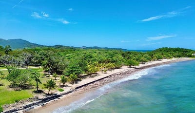 /international/hn/paya-bay-roatan-bay-islands-department-310107813280/