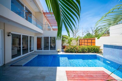 /international/hn/dixon-cove-roatan-roatan-bay-islands-department-310108433475/