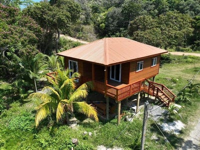/international/hn/greenwood-village-roatan-bay-islands-department-310108272692/