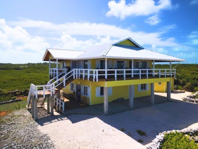 /international/hn/off-grid-277ft-85m-oceanfront-utila-bay-islands-department-310108005038/