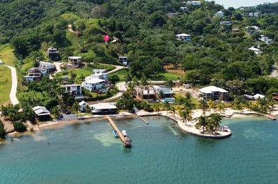 /international/hn/pangea-beach-roatan-bay-islands-department-310101440287/?lang=id