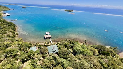 /international/hn/waterfront-port-royal-roatan-bay-islands-department-310106336296/