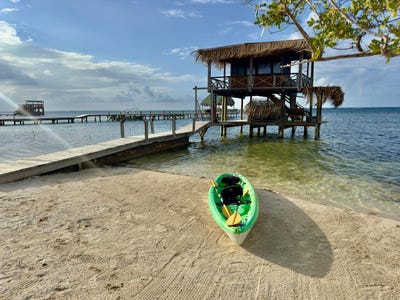 /international/hn/retreat-in-milton-point-roatan-bay-islands-department-310096719608/?lang=fr
