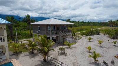 /international/hn/brisas-del-atlantico-bonitillo-la-ceiba-atlantida-la-ceiba-atlantida-department-310106668130/