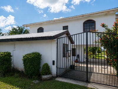 /international/hn/puerto-cortes-playa-el-faro-puerto-cortes-cortes-puerto-cortes-cortes-department-310107472494/